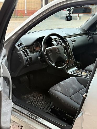версо авенсис: Mercedes-Benz E-Class: 2001 г., 2.6 л, Автомат, Бензин, Седан — 9
