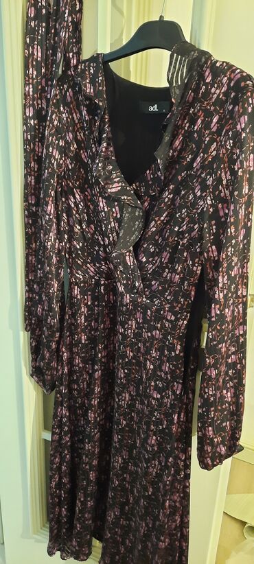 Ziyafət donları: Hamsı brend mallardı.Baha alınıb.hərəsi 1-2dəfə geyinilib — 9