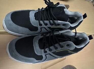 Krasofkalar və idman ayaqqabıları: • Emalatxana ve fabrikde çetin islar üçün ideal qoruyucu funksiyali — 4