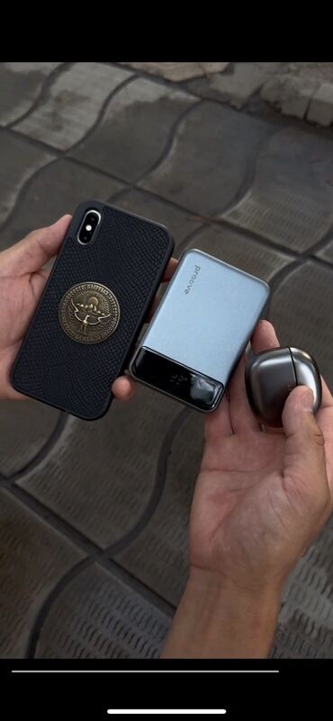 списанные айфоны бесплатно: IPhone Xs, Колдонулган, 64 ГБ, Ак, Кулакчындар, Заряддоочу түзүлүш, Коргоочу айнек, 99 %