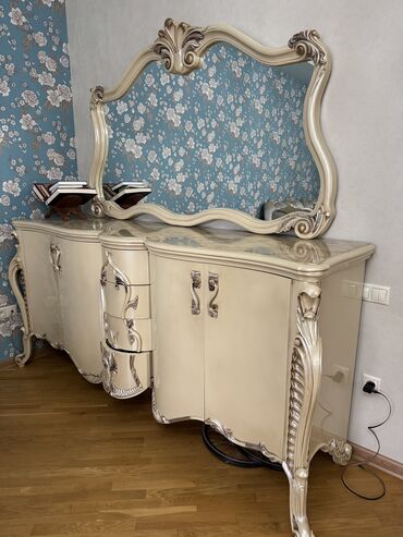 Qonaq otağı dəstləri: İşlənmiş, Komod, Masa və oturacaqlar, TV altlığı, Türkiyə — 7