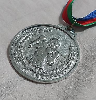 İdman kubokları və medalları: Boks medal dəsti - Rənglər: qızıl, gümüş, bürünc - Dizayn: Hər iki — 19