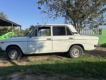ВАЗ (ЛАДА): VAZ 2106 sedan, ağ rəng. Klassik kuzov dizaynı, xrom dekor elementləri — 4