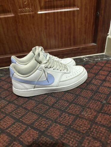 пальто мужское бишкек цена: Эркектердин кроссовкасы, 40.5, Nike, Колдонулган, түсү - Ак, Өзү алып кетүү