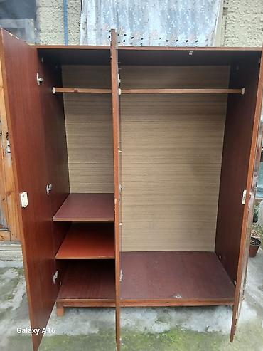 ikinci el skaf: İşlənmiş, 3 qapılı, Qəhvəyi, Taxta, Açılan, Düz dolab — 2