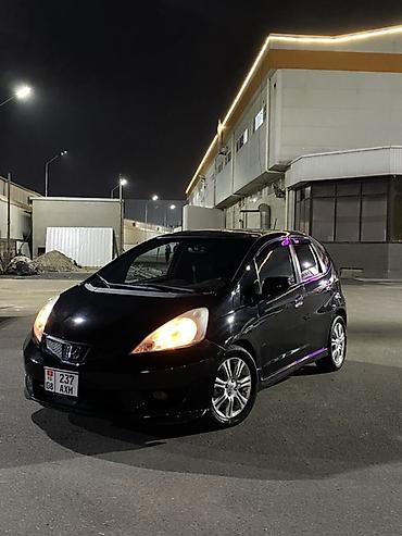 Honda Fit: 2009 г., 1.5 л, Вариатор, Бензин, Хэтчбэк