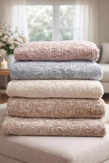 Ćebad i pokrivači: 🍂Singl i bracna ćebad🍂 🍂Dimenzije-160*220 🍂Cena-3100 — 2