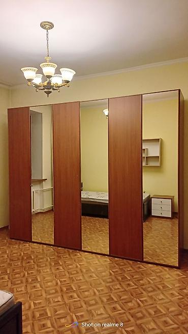 Шкаф-купе/распашной 5‑дверный с зеркалами ширина 3 м высота 240 - at lalafo.kg Шкаф-купе/распашной 5‑дверный с зеркалами ширина 3 м высота 240 -