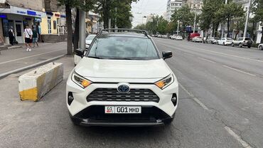 Toyota: Toyota RAV4: 2019 г., 2.5 л, Автомат, Гибрид, Кроссовер