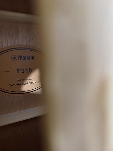 Гитары: “Yamaha F310” Срочно продается акустическая гитара 41 размер от фирмы — 9
