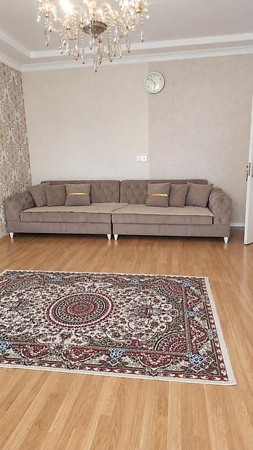 Divan satilir Qiymet 300 man Acilir,bazalidir Unvan Xirdalan Kod