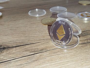 gumus pullar: Ethereum, Ripple və Bitcoin fiziki nümunələri; ücü bir arada 18 manat