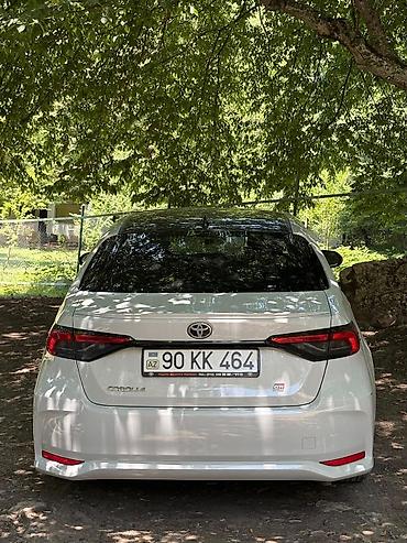 Toyota: Toyota Corolla: 1.6 l | 2022 il Sedan — 2