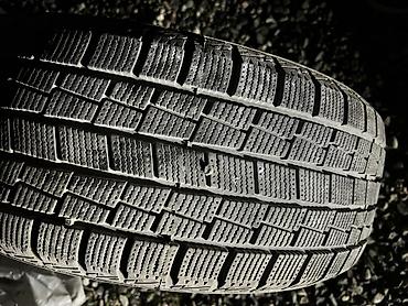 парог фит: Шины 215 / 55 / R 17, Зима, Новый, Комплект, Легковые, Китай, Goform — 1