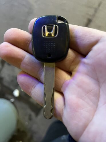 ключ дубликат: Хонда чип ключ в оригинале в идеальном состоянии !!! Без торга