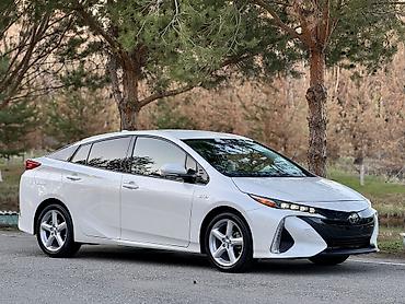 Toyota: Toyota Prius: 2019 г., 1.8 л, Вариатор, Электромобиль, Хэтчбэк — 2