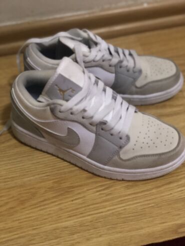 сколько стоит лоро пиано: Кроссовки, 36, Nike, Б/у, цвет - Серый, Платная доставка, Самовывоз