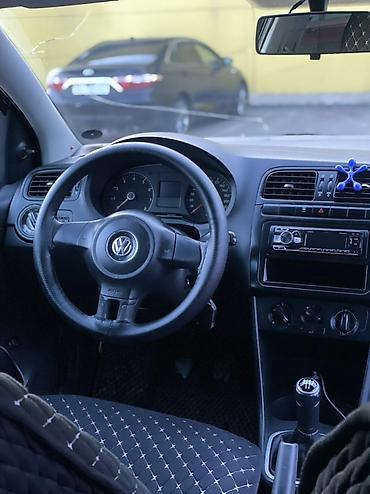 Volkswagen: Volkswagen Polo: 2010 г., 1.6 л, Механика, Бензин, Седан — 5