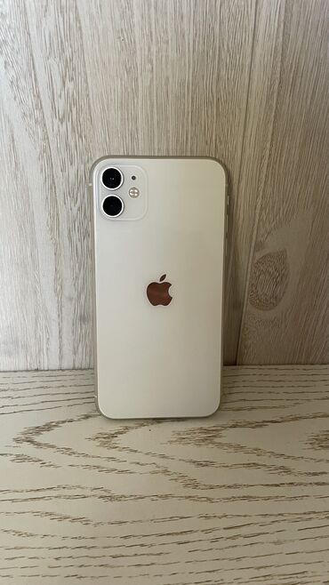 Apple iPhone: IPhone 11, Б/у, 64 ГБ, Белый, Чехол, 80 %