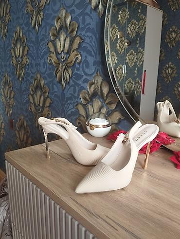 Tuflilər, Ölçü: 38, Yeni lalafo.az -da Tuflilər, Ölçü: 38, Yeni