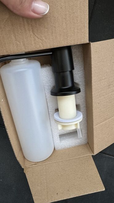 Кухонные мойки: Продается новая мойка! Цена:15000 сом! Качество 100 из 100 Метал — 13