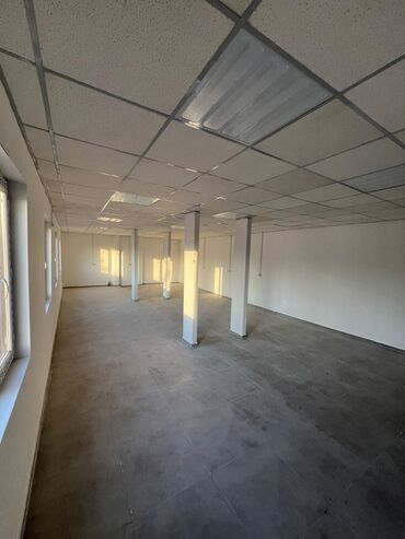 Помещения свободного назначения: Район Свердловский Сдается помещение под швейный цех и тд Площадь — 9