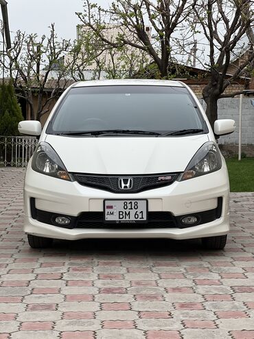 лобовое стекло honda fit: Honda Fit: 2011 г., 1.5 л, Вариатор, Бензин