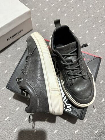 Детская обувь: Детские обуви Б/У Цены указаны на фотках. Не звонить ‼️‼️‼️ Пишите в — 2