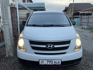 Hyundai: Hyundai H-1 (Grand Starex): 2012 г., 2.5 л, Механика, Дизель, Фургон