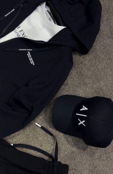 оригинал футболки: Спортивный костюм XS (EU 34), S (EU 36), M (EU 38), цвет - Черный
