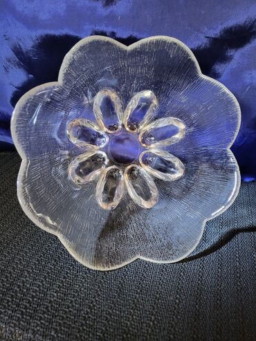 Činije: Cinija nemacka usnama duvano staklo iz 70ih.god. Cinija je — 7