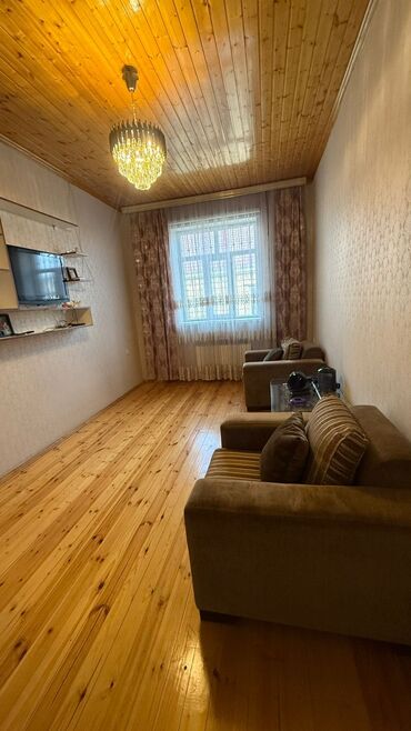 Uzunmüddətli kirayə evlər: Saray Alimlər binasına yaxın 3 sotda 2 mərtəbə altı qaraj yuxarıda 3 — 6