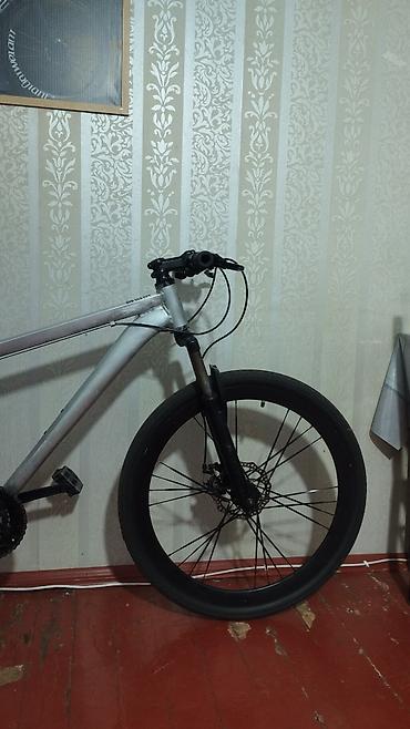десна 2 велосипед: Şəhər/velosiped - Çərçivə: yüngül metal hardtail, daxili kabel keçidi — 2