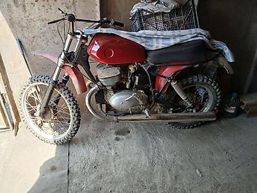 moon mopet: Kros tərzində köhnə tip motosiklet Xüsusiyyətlər: - Tək silindrli — 3