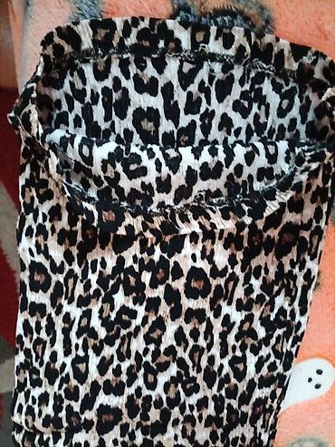 Ostale pantalone: Ženske pantalone sa leopard printom - Širok, ravan kroj nogavica – — 4