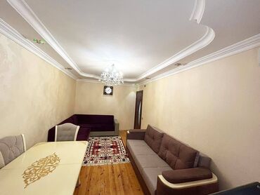 Köhnə tikili: Bakı, Bakıxanov qəs., 3 otaqlı, Köhnə tikili, m. Neftçilər, 70 kv. m — 3