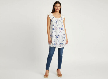 abercrombie and fitch t shirty: Yours, Women`s dress, size S
