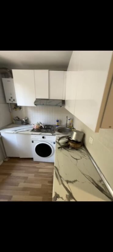 Uzunmüddətli kirayə mənzillər: Qara Qarayev metrosu yaxınlığında 5 mərtəbəli binanın 2 ci -da lalafo.az — 15 Uzunmüddətli kirayə mənzillər: Qara Qarayev metrosu yaxınlığında 5 mərtəbəli binanın 2 ci — 15