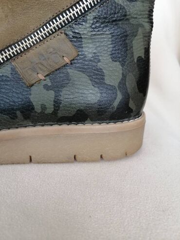 Gležnjače: Gležnjače, Stefano, 38 — 2