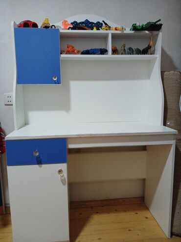 mətbəxt stolları: Kompüter masası, İşlənmiş