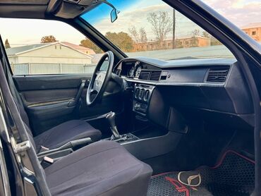 Mercedes-Benz: Maşın şəkildə göründüyü kimidir. Kasmetikasi idealdi. Tək kraskasina — 9