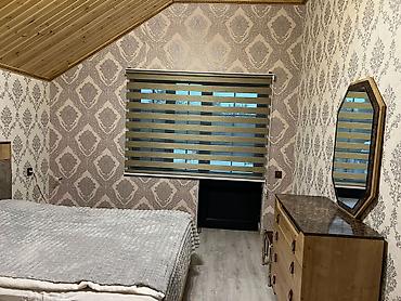 Günlük kirayə evlər: Satılır: iki mərtəbəli fərdi ev Xüsusiyyətlər: - 2 mərtəbə, geniş — 6