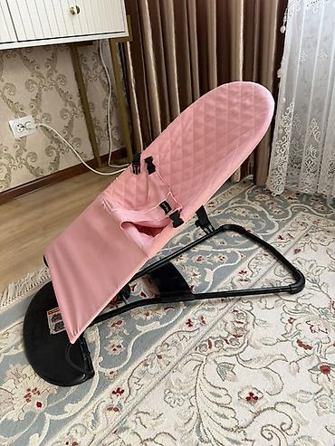 детский качеля: Детский шезлонг-качалка Low Baby, розовый - Эргономичное сиденье с — 2