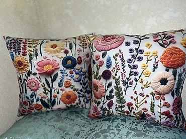 Подушки: Декоративные 2D наволочки для подушек с яркими принтами и эффектом — 4