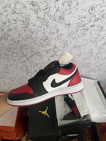 jordan 39: Кроссовки Nike Air Jordan — 1