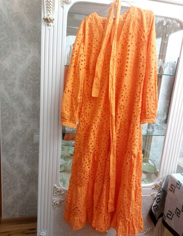 blestyashchie platya: Повседневное платье, Миди, Zara, L (EU 40)