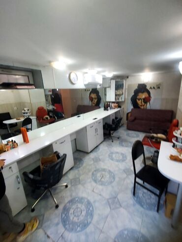 Digər kommersiya daşınmaz əmlakı: Memar Əcəmidə salon icarəyə verilir Lazer otagıda var 650 Azn — 8