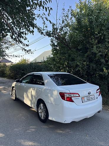 Toyota Camry: 2013 г., 2.5 л, Автомат, Гибрид, Седан at lalafo.kg Toyota Camry: 2013 г., 2.5 л, Автомат, Гибрид, Седан