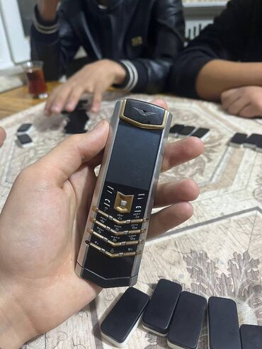 telefon remont: Vertu işləyir nömre qoy işlet satılır tecili pul lazımdır.Əlimyandıda