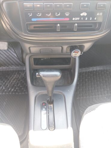 авто машина арзан: Honda Civic: 1998 г., 1.5 л, Автоматтык, Бензин, Седан